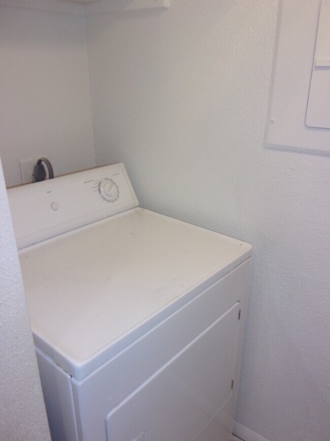 Building Photo - Idlebrook Circle # 104