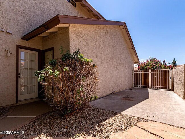 Building Photo - 1966 E Calle De Arcos