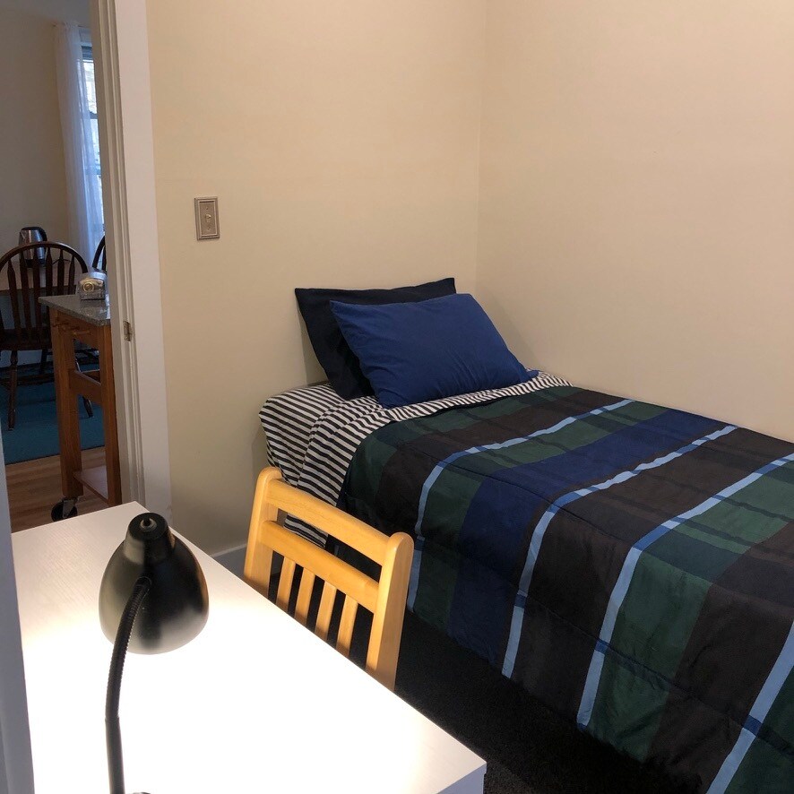 Building Photo - 262 10th St