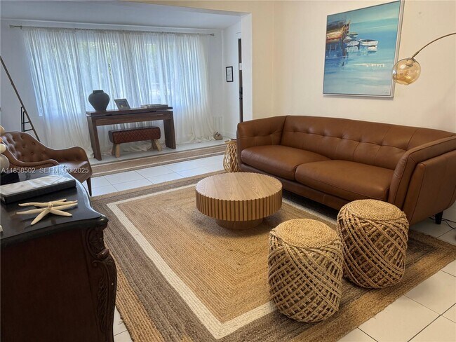 Building Photo - 1301 Grouper Dr