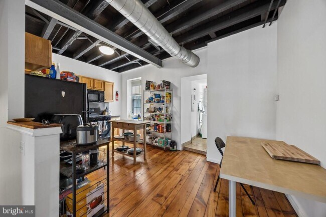 Building Photo - 115 Green Ln