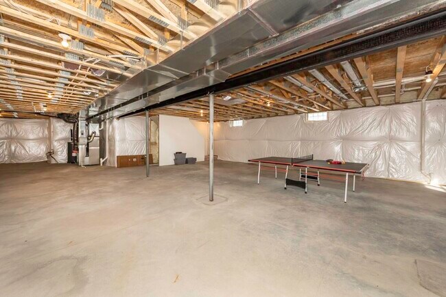 Building Photo - 1858 Upland Dr
