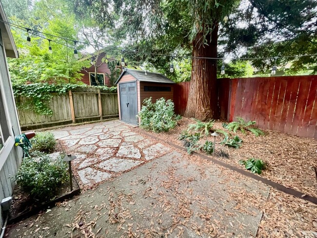 Building Photo - Portland Oasis: 3-Bedroom Gem with AC, Fen...