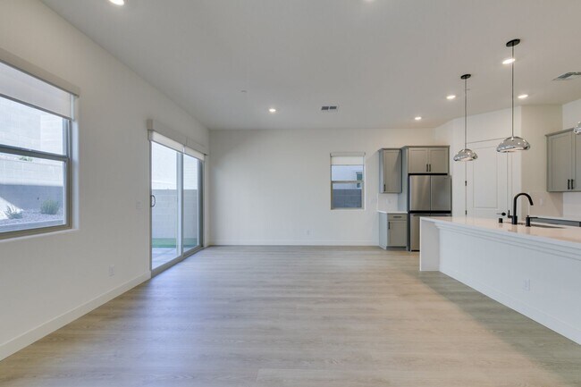 Building Photo - Brand New 4 Bedroom + Den/Office in Summerlin