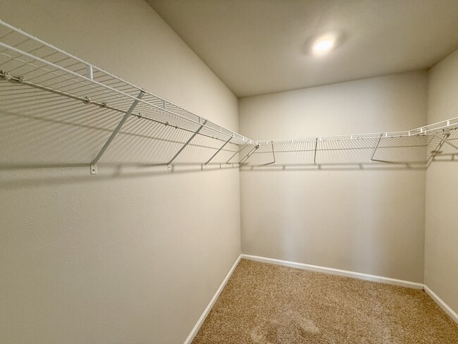 Building Photo - 23354 Shadowridge Dr