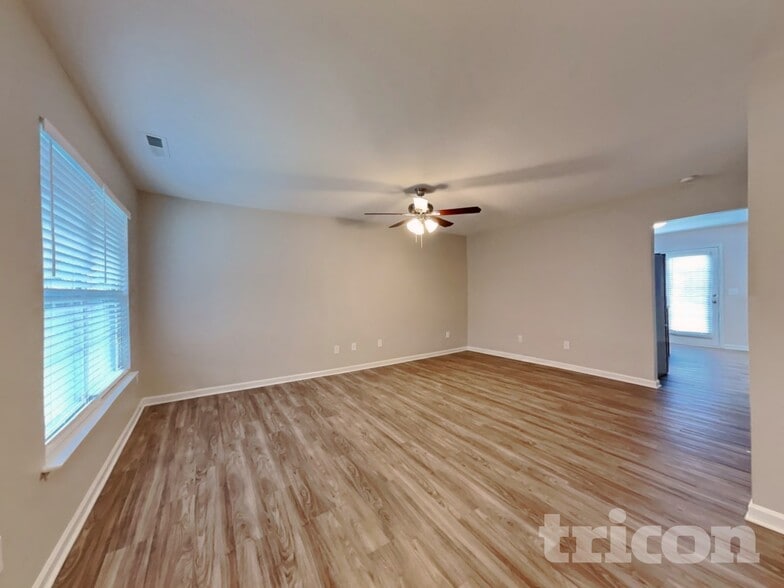 Building Photo - 2820 Wild Poplar Way