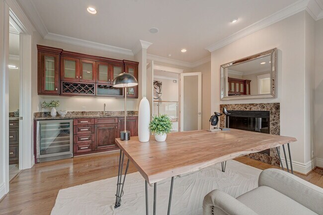 Building Photo - 140 Emerald Estates Ct