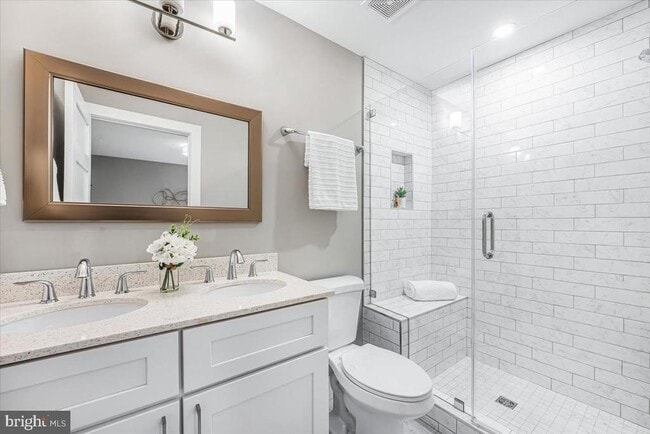 Building Photo - 901 Hobbs Dr