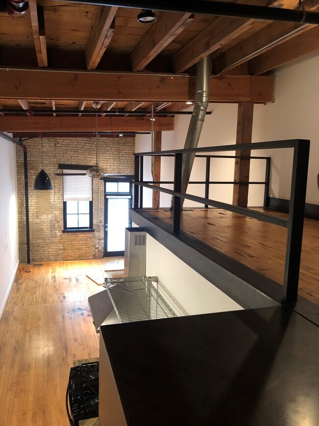 Building Photo - 346 Pierpont Ave