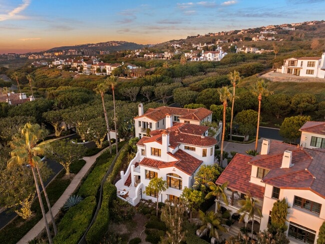 Building Photo - 84 Sidney Bay Dr