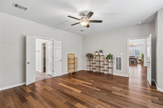 Building Photo - 1705 Chula Vista Dr
