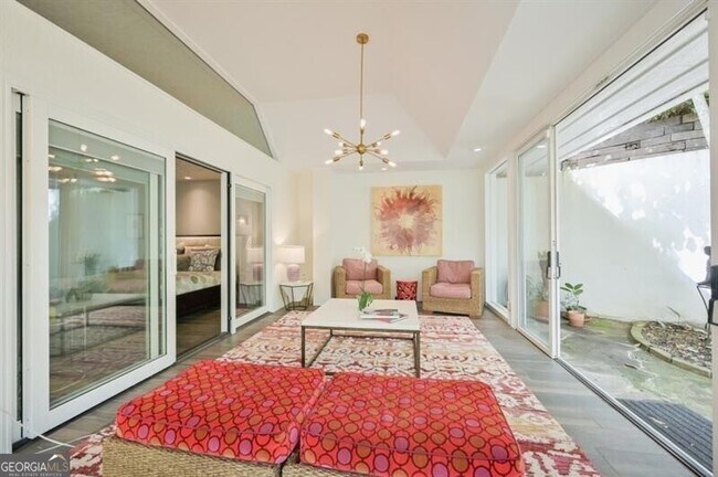 Building Photo - 625 Idlewood Dr NW