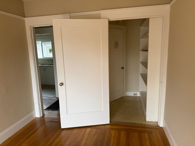 Building Photo - 4426 Shafter Ave