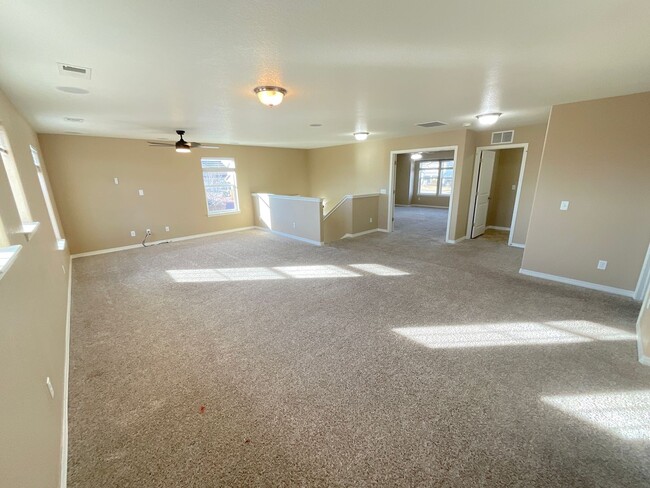 Building Photo - 3 Bedroom Home Available Near N Powers Blvd & Dublin Blvd!