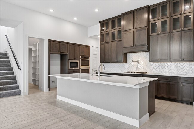 Building Photo - 32018 Crested Knl Ct