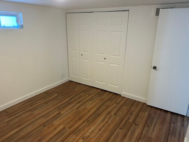 Building Photo - 337 Highland Dr