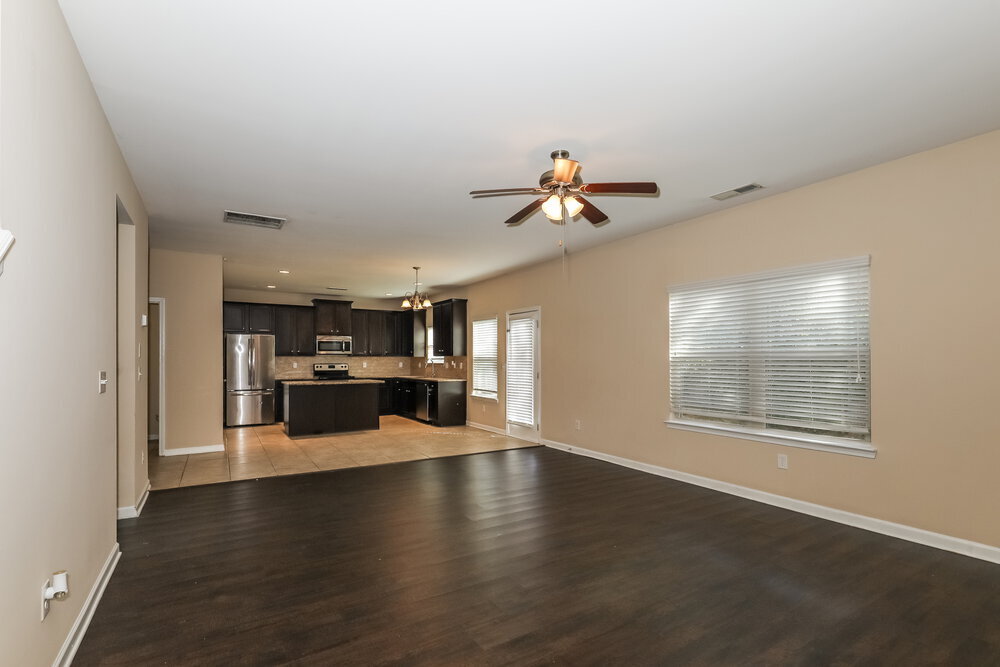 Building Photo - 705 Yukon Way