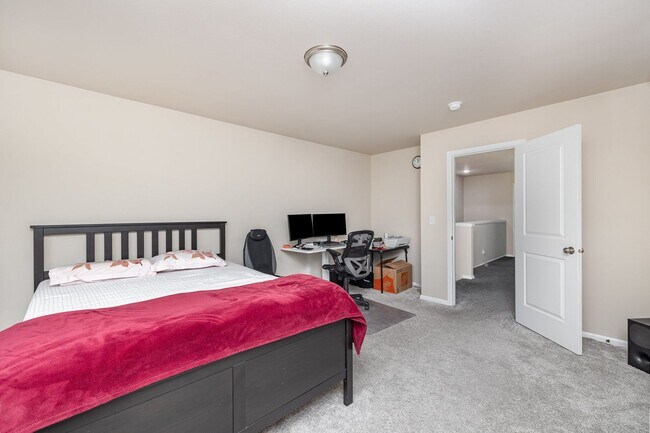 Building Photo - Charming 4-Bed | 2.5-Bath Home in Sultan $3,100 – Available August!