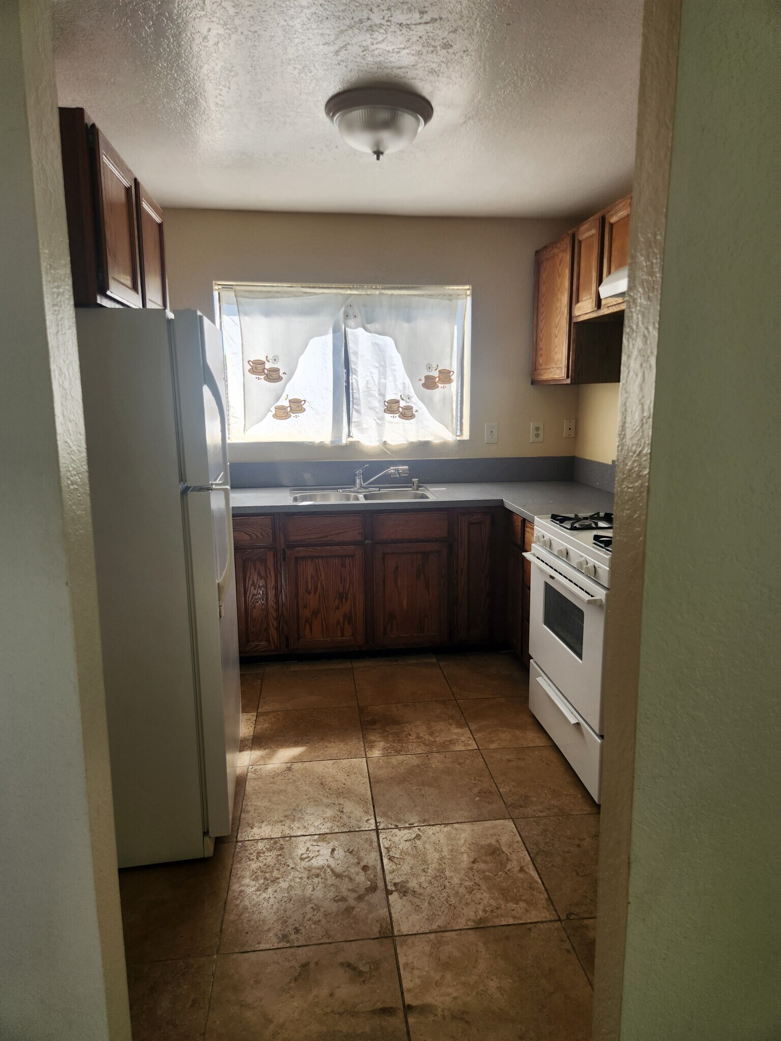 Building Photo - 1208 Roswell Ave