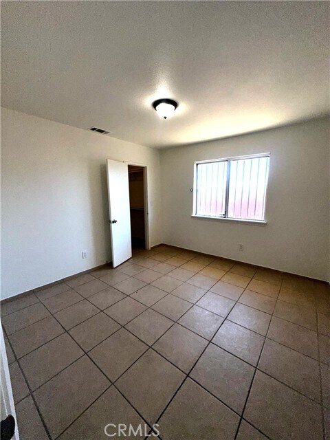 Building Photo - 10918 Maya St