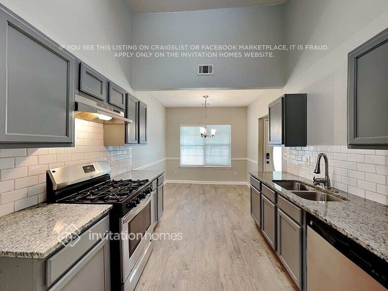 Building Photo - 2530 Thunder Basin Way