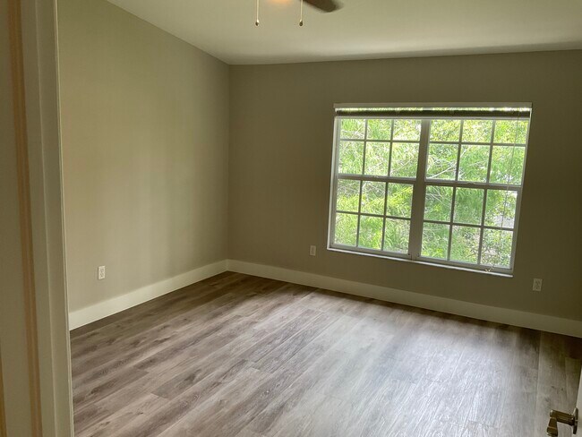 Building Photo - 3355 N Key Dr