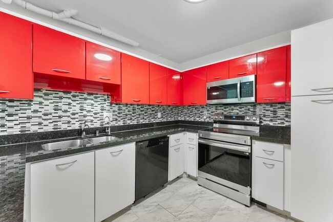 Building Photo - 5371 Stonybrook Dr