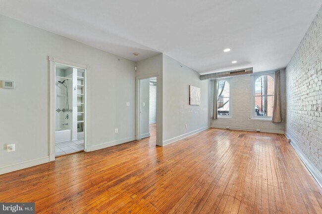 Building Photo - 28 E Patrick St