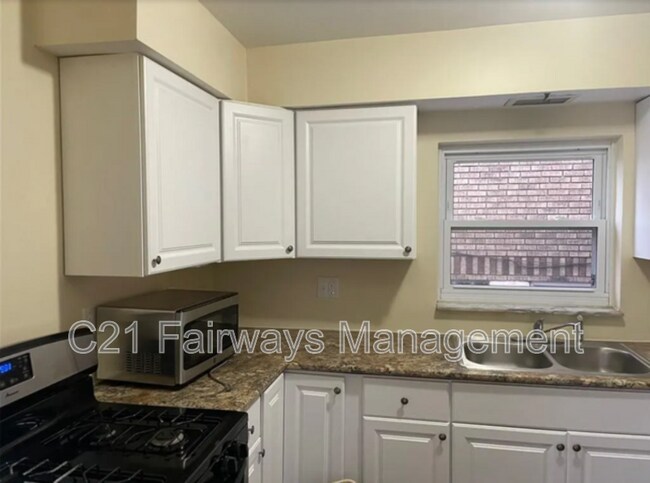Building Photo - 1638 Methyl St