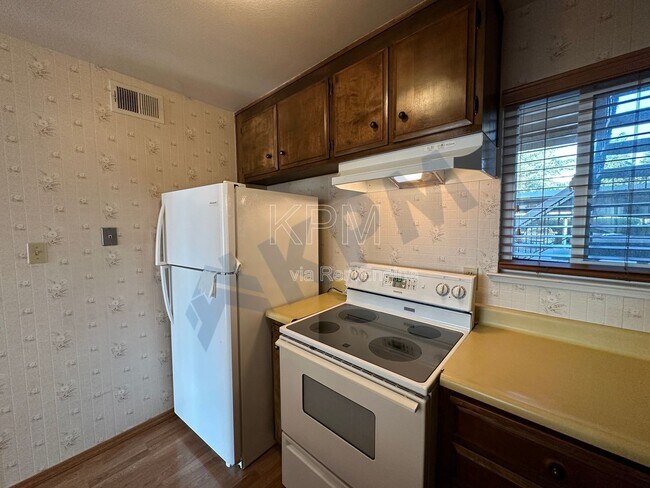 Building Photo - 3790 W Benjamin Holt Dr