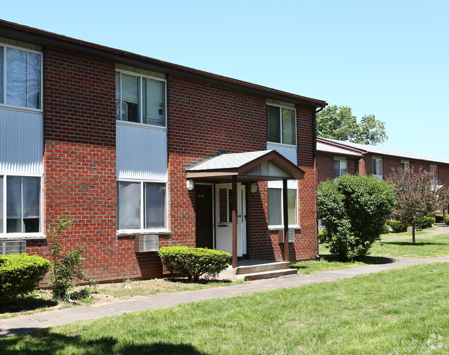 EXTERIOR 3 - Parkside Apartments