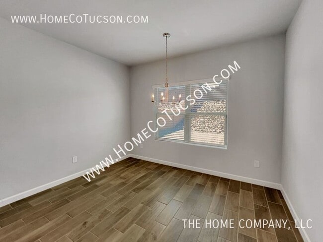 Building Photo - 553 W Weldon St
