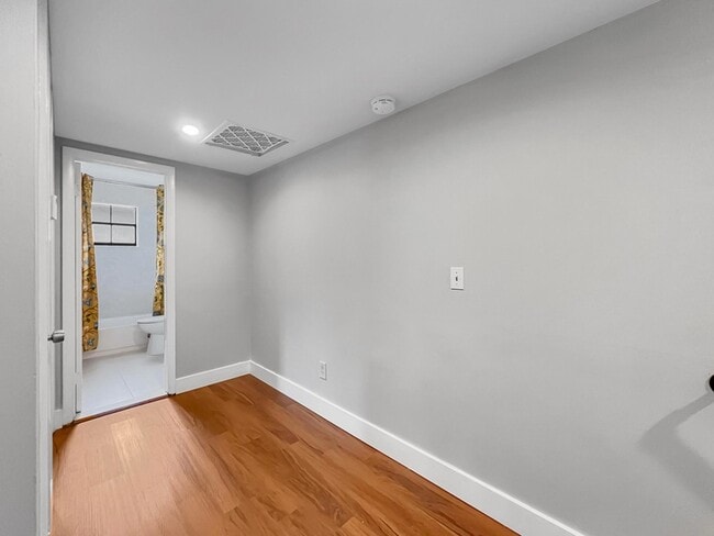 Building Photo - 1202 N Andrews Ave