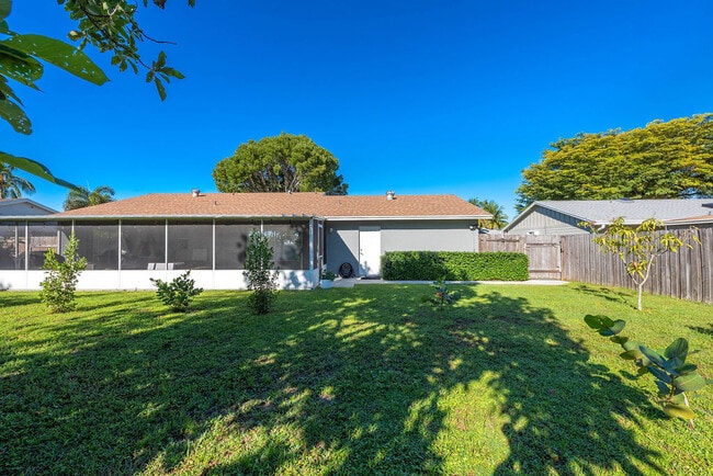 Building Photo - 147 Granada St