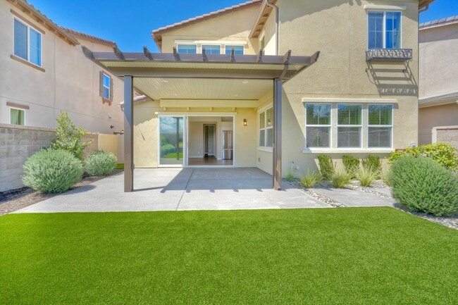 Building Photo - 6675 Agave Cir