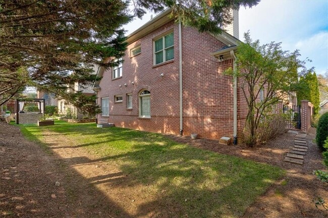 Building Photo - 5962 Spalding Park Pl