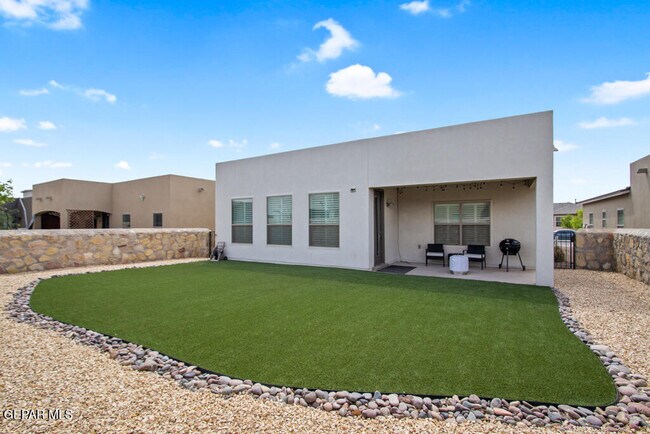 Building Photo - 14345 Jonathan K. Molina Ct