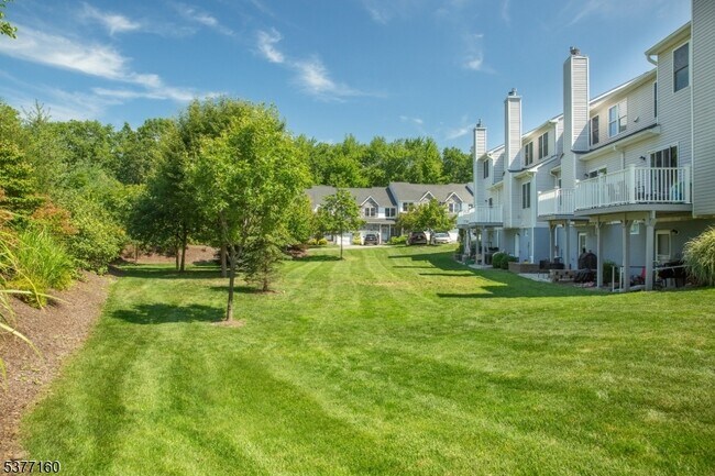 Building Photo - 24 DeCroce Ct