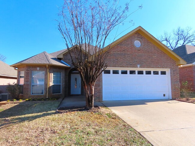 Primary Photo - Tyler - Gorgeous 3 Bedroom, 2 Bath Home in...