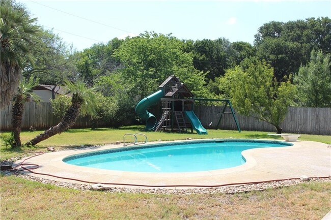 Building Photo - 200 N Kings Canyon Dr