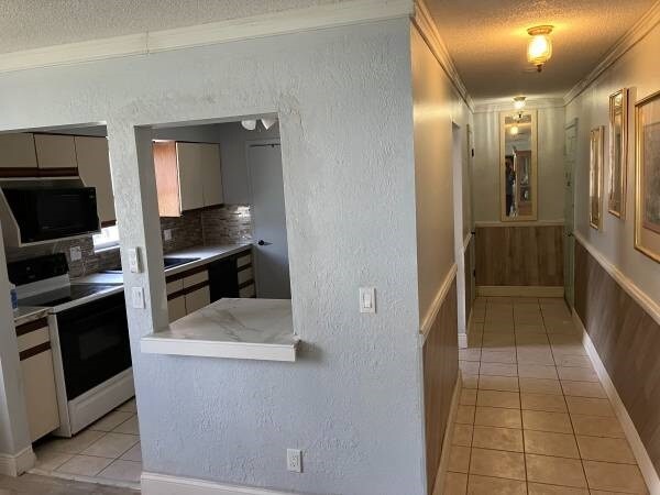 Building Photo - 11200 102nd Ave