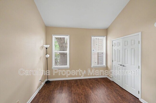 Building Photo - 244 S Cedar St