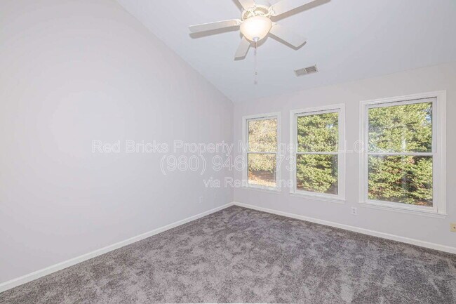 Building Photo - 4709 Morning Dew Ct