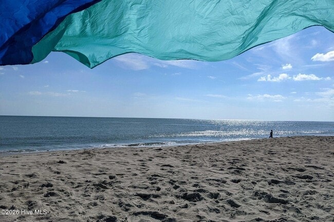 Building Photo - 301 Commerce Way