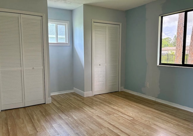 Building Photo - 322 Ixora Ave NW