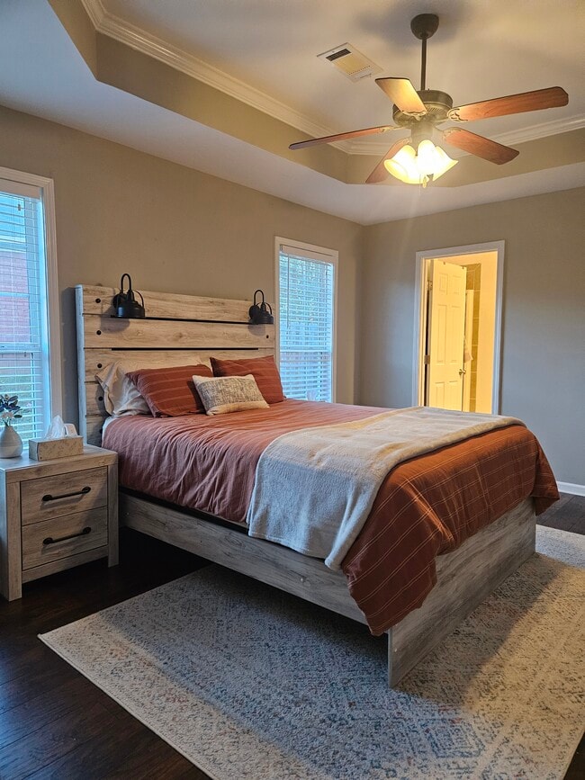 Building Photo - 8054 Garrett Pines Dr
