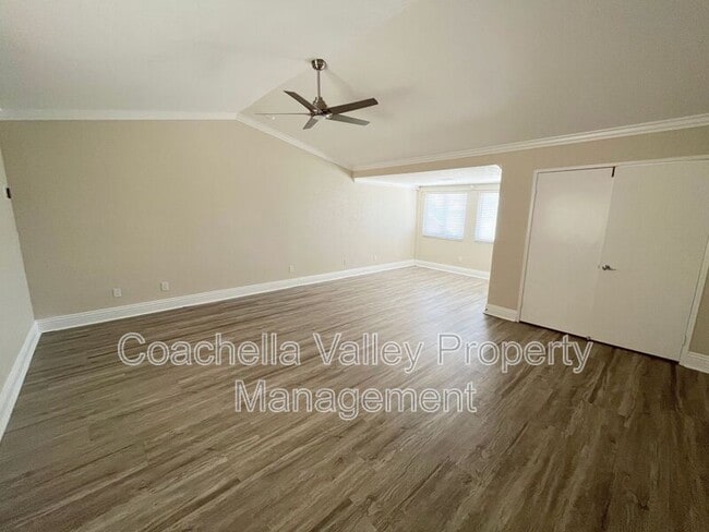 Building Photo - 41469 Woodhaven Dr W
