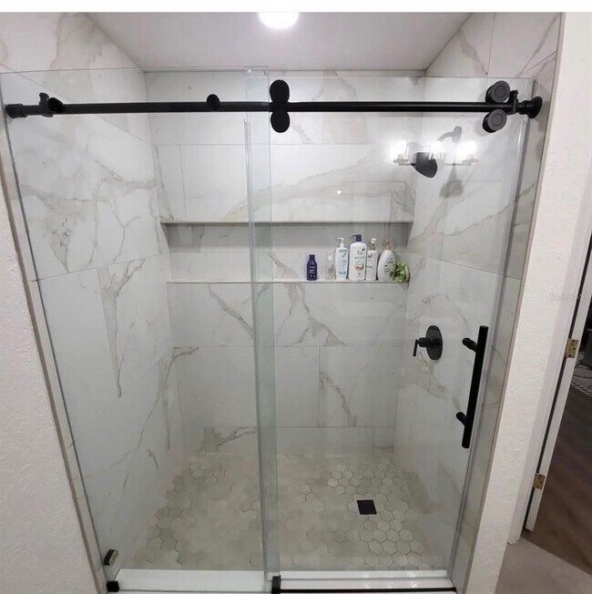 Building Photo - 832 Grand Regency Pointe