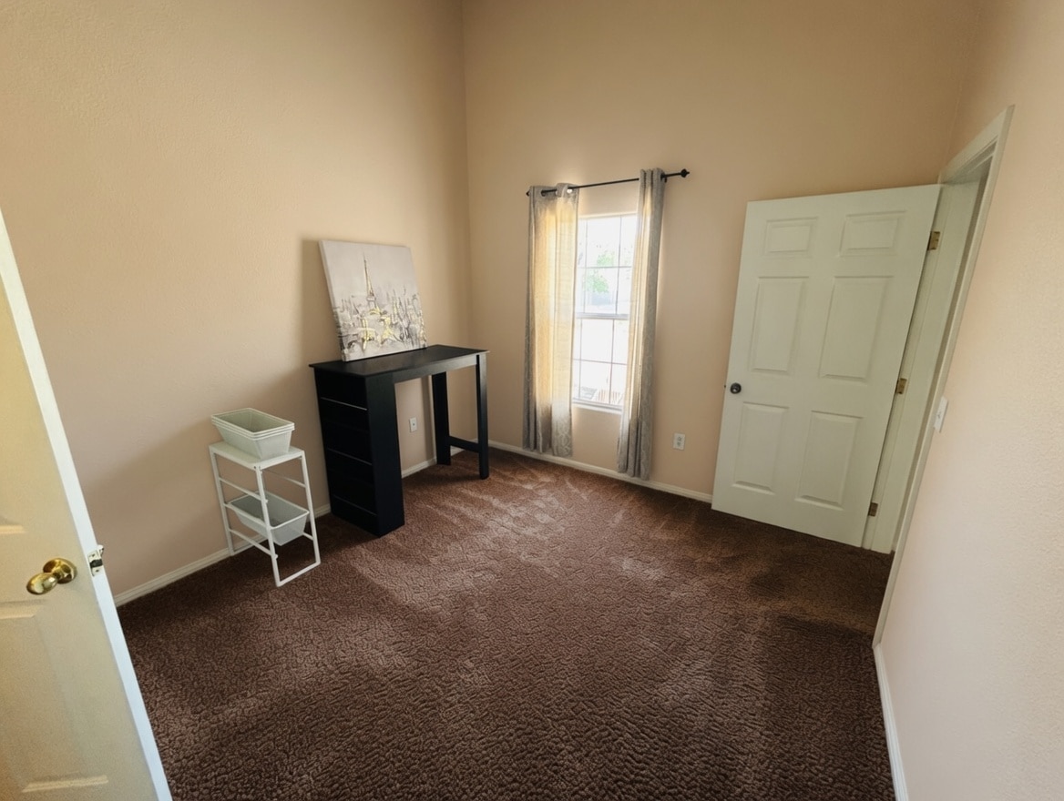 Second Bedroom - 520 Arrowhead Trl