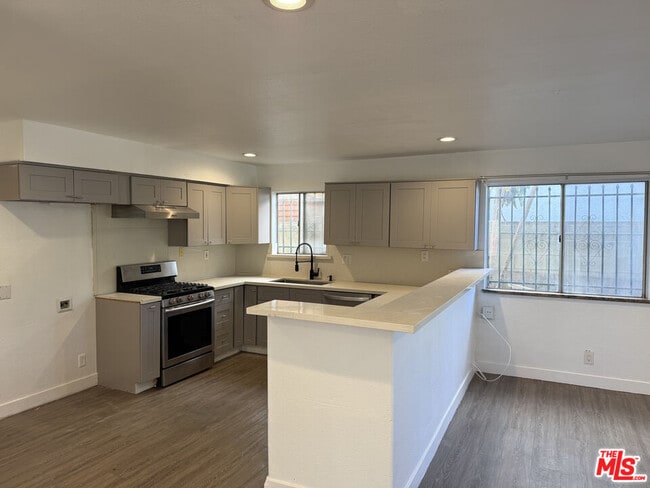 Building Photo - 1505 S Dunsmuir Ave